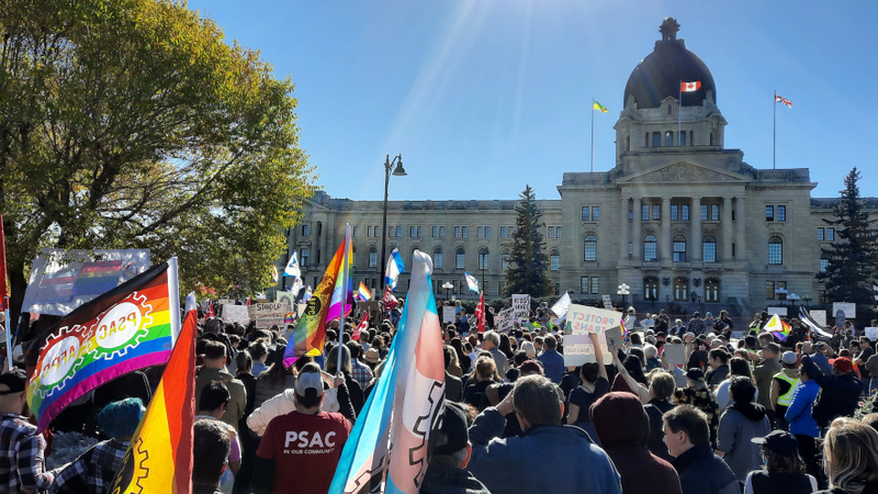 Hundreds rally in Regina against pronoun policies as province