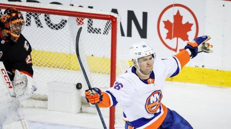 New York Islanders halt losing skid with 5-4 shootout win over Calgary Flames