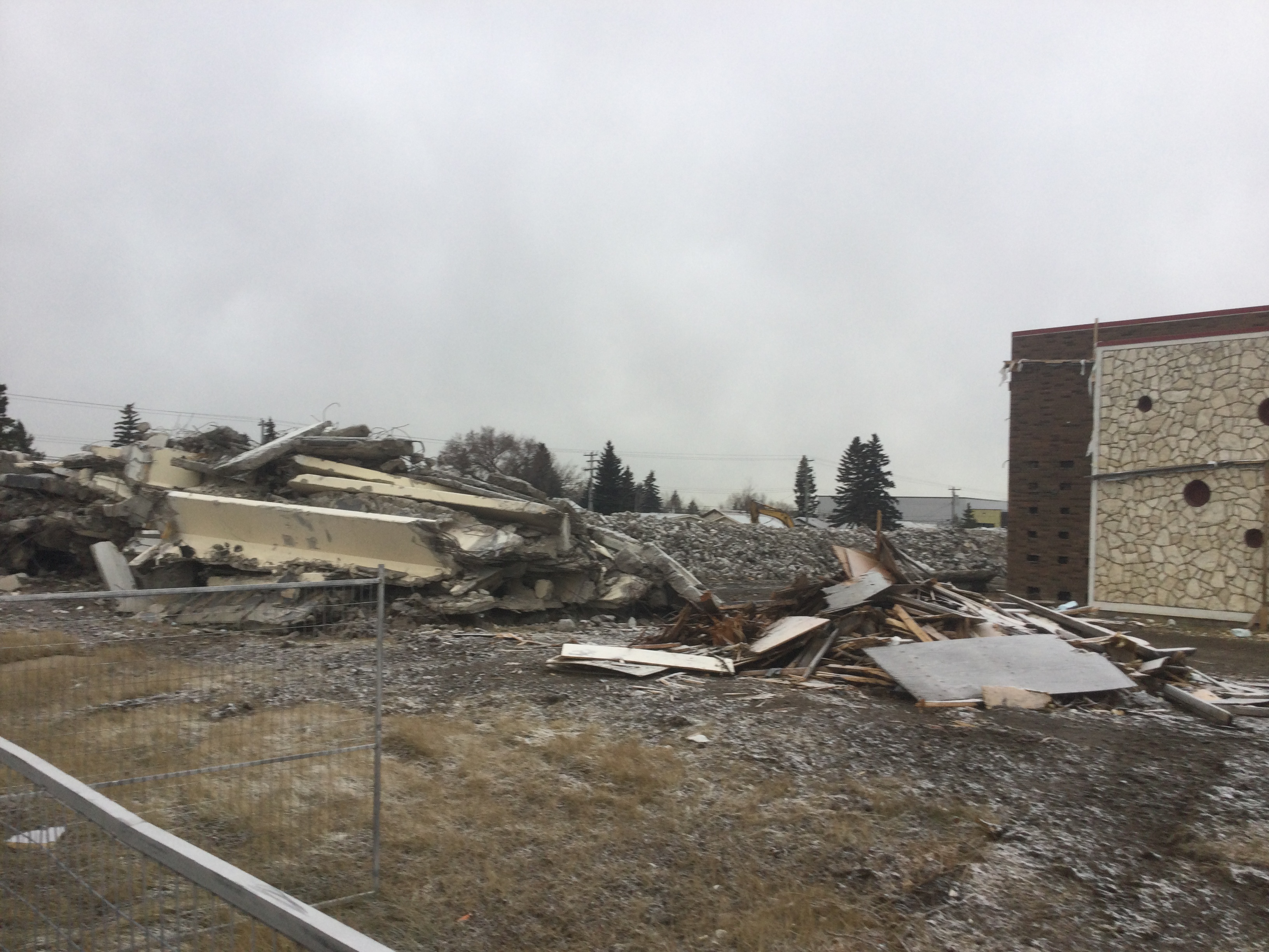 Comp Leisure Centre Demolition To Finish In Early 2024 Says Alberta   F0375d4ef5c75d8f2fcade58709eae6072e709268d45b6b24930236c863b7e87 