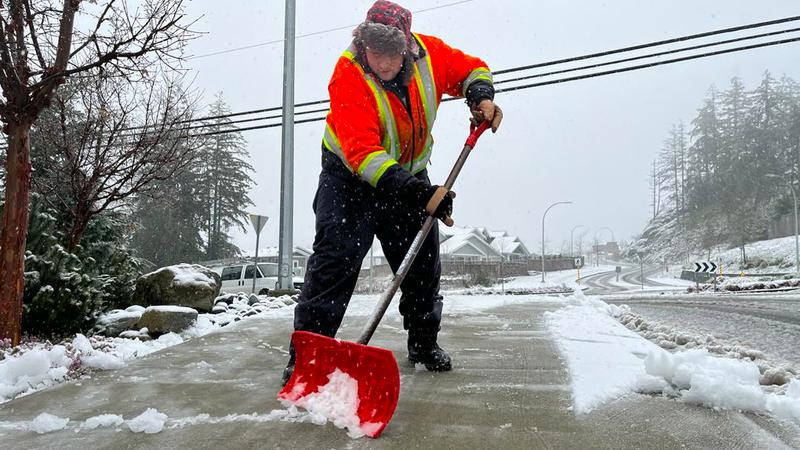 Environment Canada calls for 'real chance' of snow in Vancouver tomorrow -  North Shore News