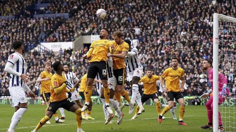 West Brom and Wolves soccer game stopped because of crowd trouble. FA  launches investigation | Lethbridge News Now