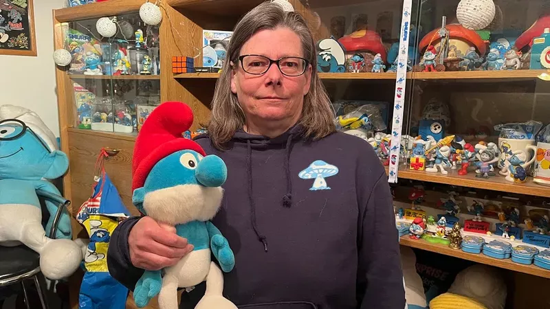 Not smurfing around: Saskatoon woman shows off giant Smurfs collection ...