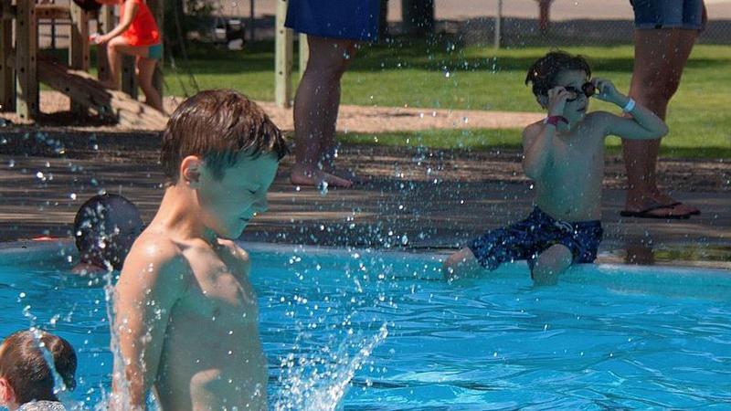 Summer swimming lesson registration opens Monday | CHAT News Today