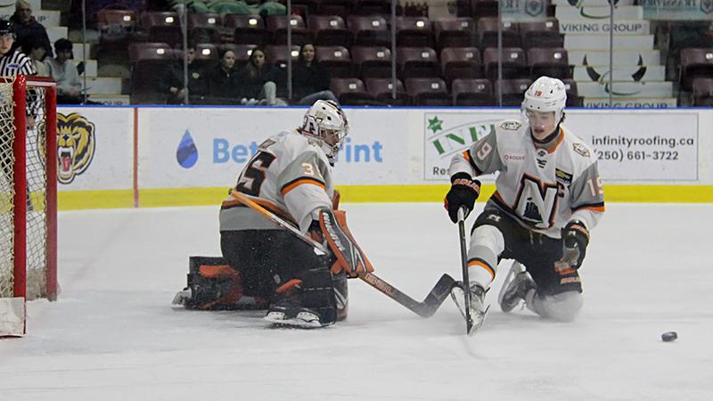 Nixon’s 42 save performance backstops Clippers in win over Grizzlies