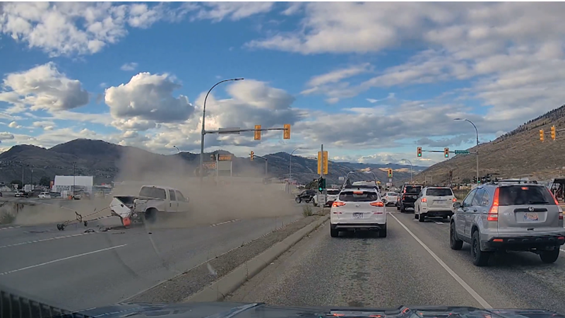 WATCH: Suspects flee after reportedly stolen pickup truck crashes on Highway 5 at Halston