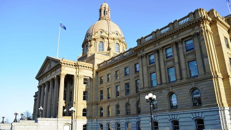Protestors converge on Alberta legislature over teachers strike